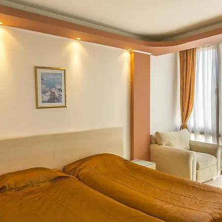 Family Gold Pearl (adults Only) Хотел 3*
